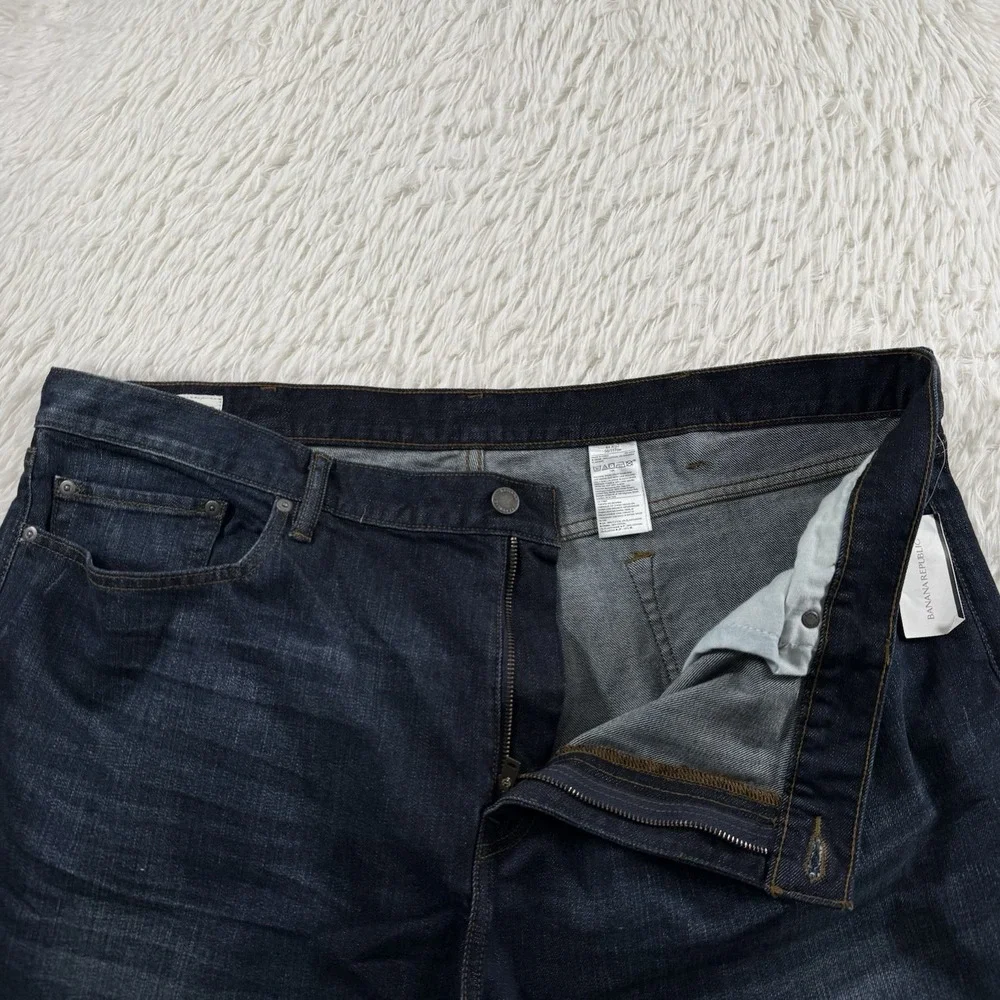 Banana Republic Straight Fit Jeans Mens Size 44x32 Indigo Preppy Casual Fade NWT